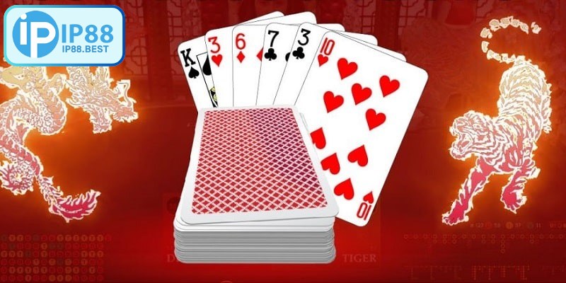 Khi bắt đầu, người chơi chọn bàn phù hợp với ngân sách của mình