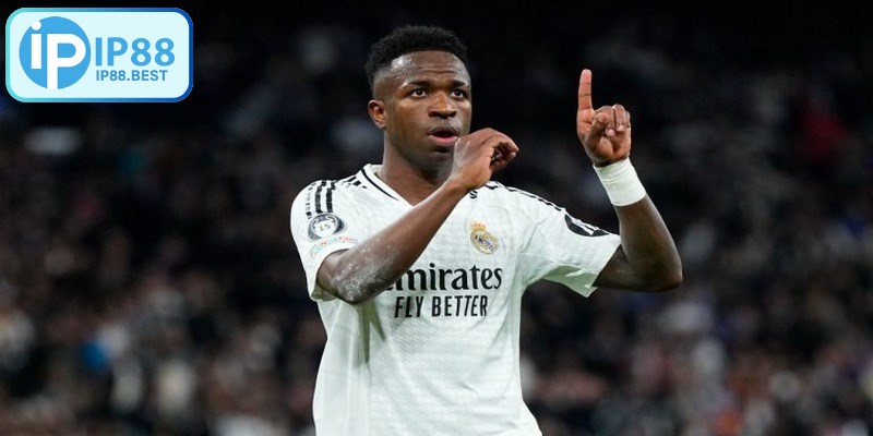 Với tốc độ chớp nhoáng, khả năng rê bóng top 10 chính là Vinícius Júnior