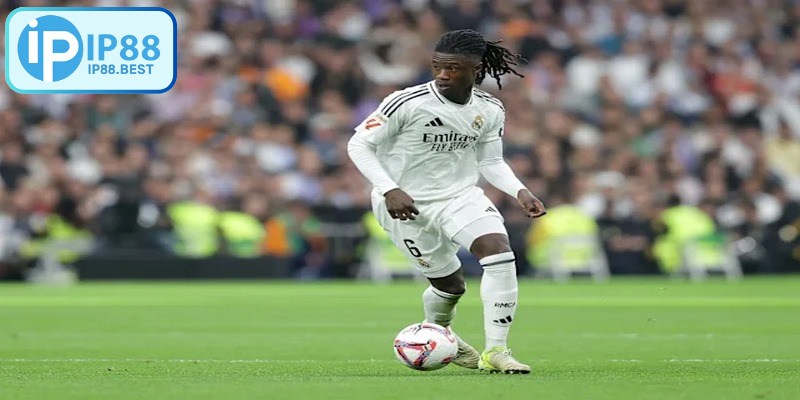 Khi nhắc đến top 10 cầu thủ sáng giá, Eduardo Camavinga không thể bỏ lỡ